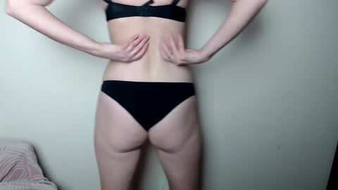 Lia online show from February 28, 2026, 1:23 pm