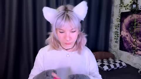 Lola online show from October 19, 2025, 7:14 pm