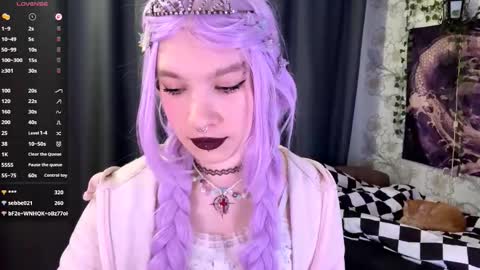 Lola online show from October 21, 2025, 7:47 pm