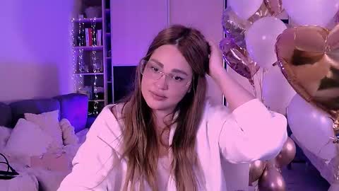 libra_mia online show from October 11, 2025, 6:23 am