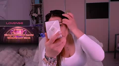 libra_mia online show from April 14, 2026, 7:47 am