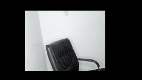 Snapshot of lick_pussyjuice chatting on February 23, 2025, 2:40 am kimani online show from February 23, 2025, 2:40 am