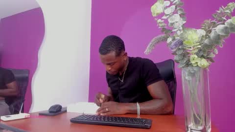 lievelinng online show from September 19, 2025, 12:17 pm