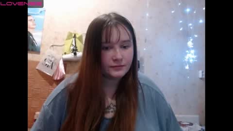 light_lunaa online show from December 15, 2024, 2:37 pm