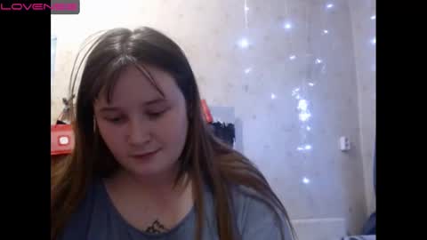 light_lunaa online show from December 23, 2024, 10:21 am