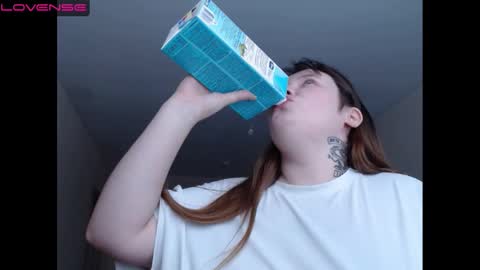 light_lunaa online show from January 2, 2025, 9:33 am