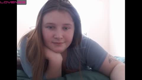 light_lunaa online show from January 5, 2025, 8:22 am