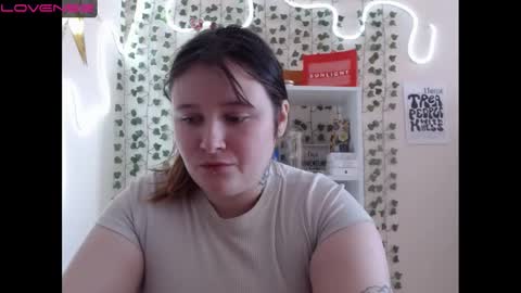 light_lunaa online show from January 14, 2025, 6:24 am