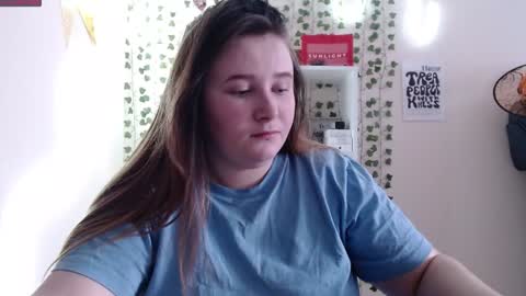 light_lunaa online show from January 22, 2025, 9:46 am
