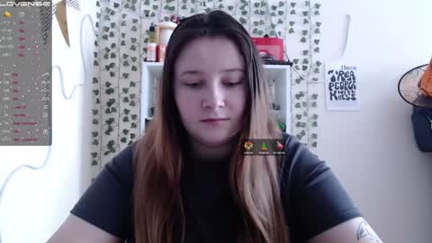 light_lunaa online show from January 31, 2025, 4:25 am