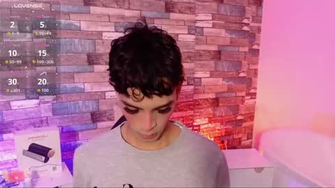 LIHIAN online show from October 3, 2025, 12:24 pm