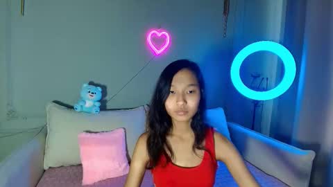 Lihn Pham online show from November 28, 2025, 3:42 am