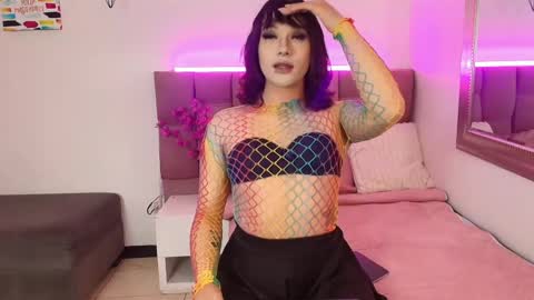 Liiaa Sweett  online show from May 13, 2026, 12:24 pm