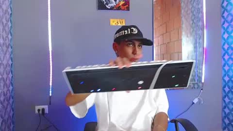 Daniel online show from April 17, 2026, 9:07 pm