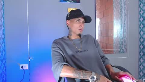 Snapshot of liiaam_lee_ chatting on July 16, 2026, 9:43 pm Daniel online show from July 16, 2026, 9:43 pm