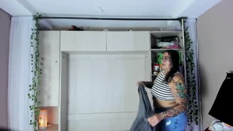 Snapshot of liiavega chatting on April 10, 2026, 11:37 am online show from April 10, 2026, 11:37 am