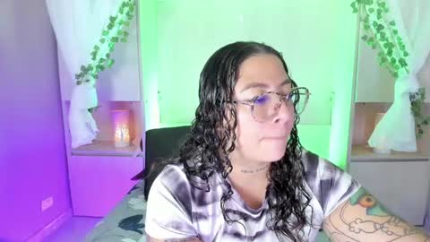 Snapshot of liiavega chatting on April 16, 2026, 11:44 am online show from April 16, 2026, 11:44 am