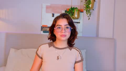 Snapshot of liilylopez chatting on June 1, 2026, 11:34 am liilylopez online show from June 1, 2026, 11:34 am
