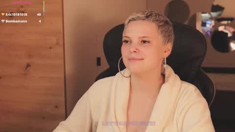 likaaberry online show from November 29, 2025, 11:08 pm