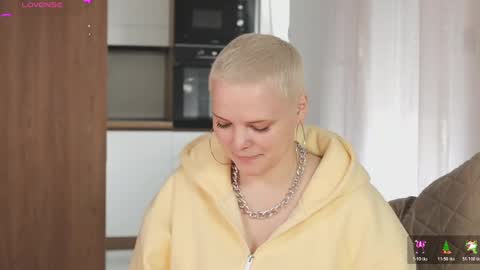 likaaberry online show from April 13, 2026, 4:23 pm