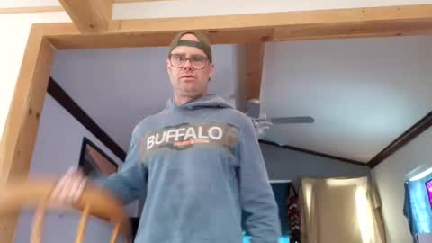 St pierre online show from April 1, 2026, 3:20 pm