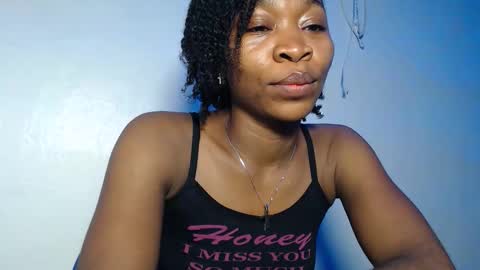 Snapshot of lil_baddie0 chatting on February 25, 2026, 8:07 pm lil_baddie0 online show from February 25, 2026, 8:07 pm