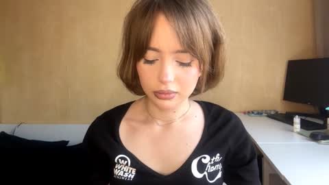 Lily online show from January 15, 2026, 11:04 am