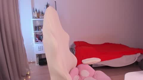 Snapshot of lil_happiness chatting on October 18, 2025, 12:17 pm for free registration 3 online show from October 18, 2025, 12:17 pm