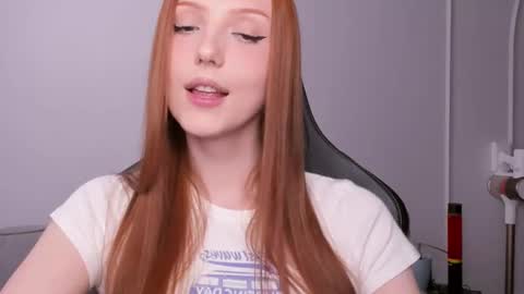 Snapshot of lil_pumpkinpie chatting on February 22, 2025, 10:51 am Val online show from February 22, 2025, 10:51 am