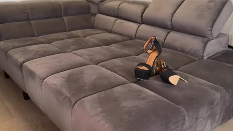 lilaloove online show from March 28, 2026, 6:18 pm