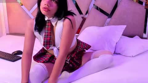 Snapshot of lilapop__ chatting on January 22, 2025, 6:10 pm Lila online show from January 22, 2025, 6:10 pm
