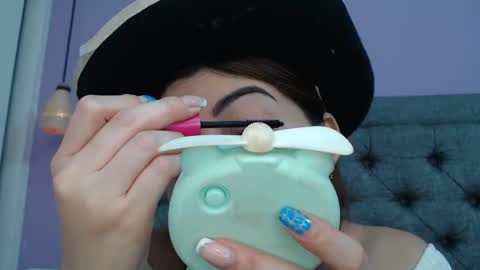 Lilasuni online show from September 13, 2025, 4:18 pm