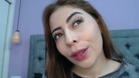 Lilasuni online show from November 25, 2025, 2:50 pm