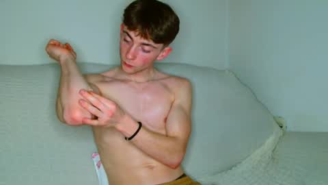 Snapshot of lilbearxxxx chatting on February 8, 2026, 10:24 pm lilbearxxxx online show from February 8, 2026, 10:24 pm