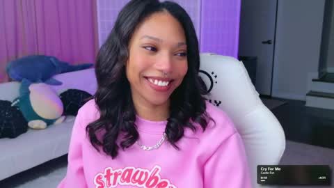 evie online show from April 22, 2026, 1:19 am