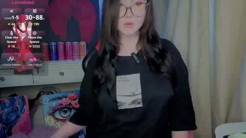 Nika and Lori online show from April 3, 2026, 9:29 am