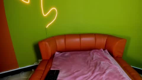 Lili  online show from April 3, 2026, 5:11 pm