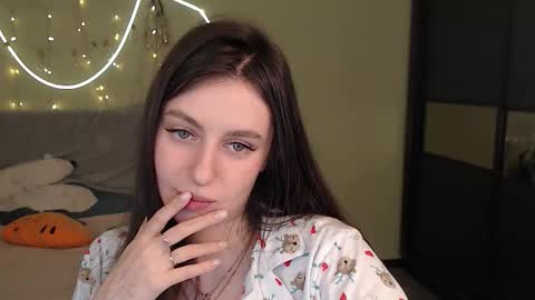 Lilu online show from December 14, 2025, 8:46 pm