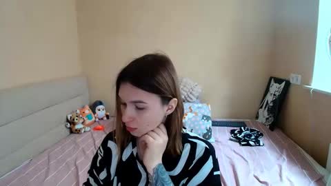 liliawoolf online show from September 29, 2025, 12:21 pm