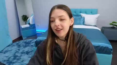 Lili Bakery online show from January 31, 2025, 2:37 am