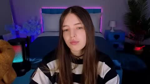 Lili Bakery online show from November 15, 2025, 1:58 am