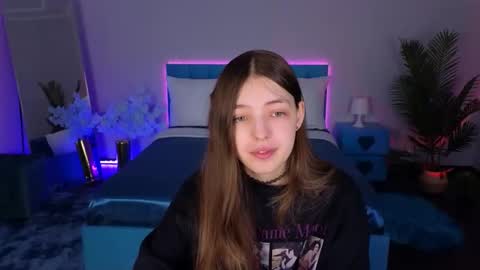 Lili Bakery online show from December 15, 2025, 2:05 am