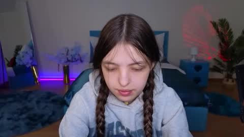 Lili Bakery online show from March 17, 2026, 4:06 am