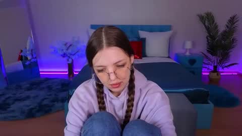 Lili Bakery online show from May 25, 2026, 2:17 am