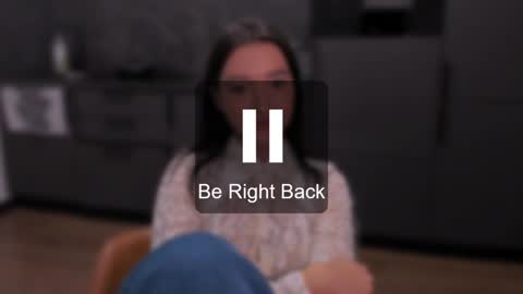 Snapshot of lililaluna chatting on December 6, 2024, 4:38 pm             ...  online show from December 6, 2024, 4:38 pm