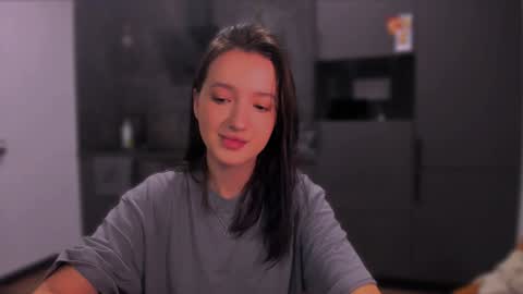 Snapshot of lililaluna chatting on December 12, 2024, 1:28 pm             ...  online show from December 12, 2024, 1:28 pm