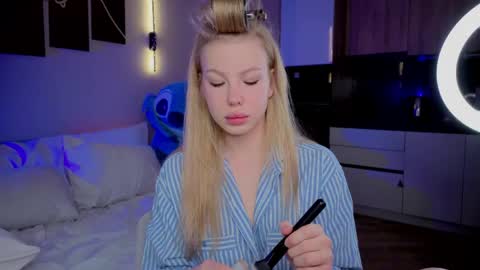 lililok101 online show from April 7, 2026, 1:50 am