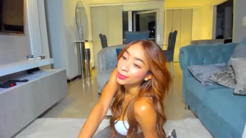 Lili  online show from February 5, 2026, 12:15 am