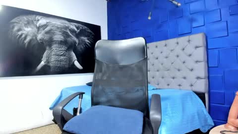 lilith_dior online show from May 14, 2026, 11:44 pm