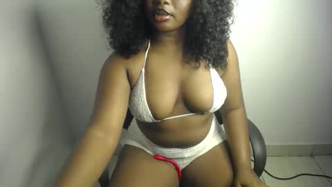 Snapshot of lilith_lala chatting on February 6, 2026, 6:22 pm tina online show from February 6, 2026, 6:22 pm